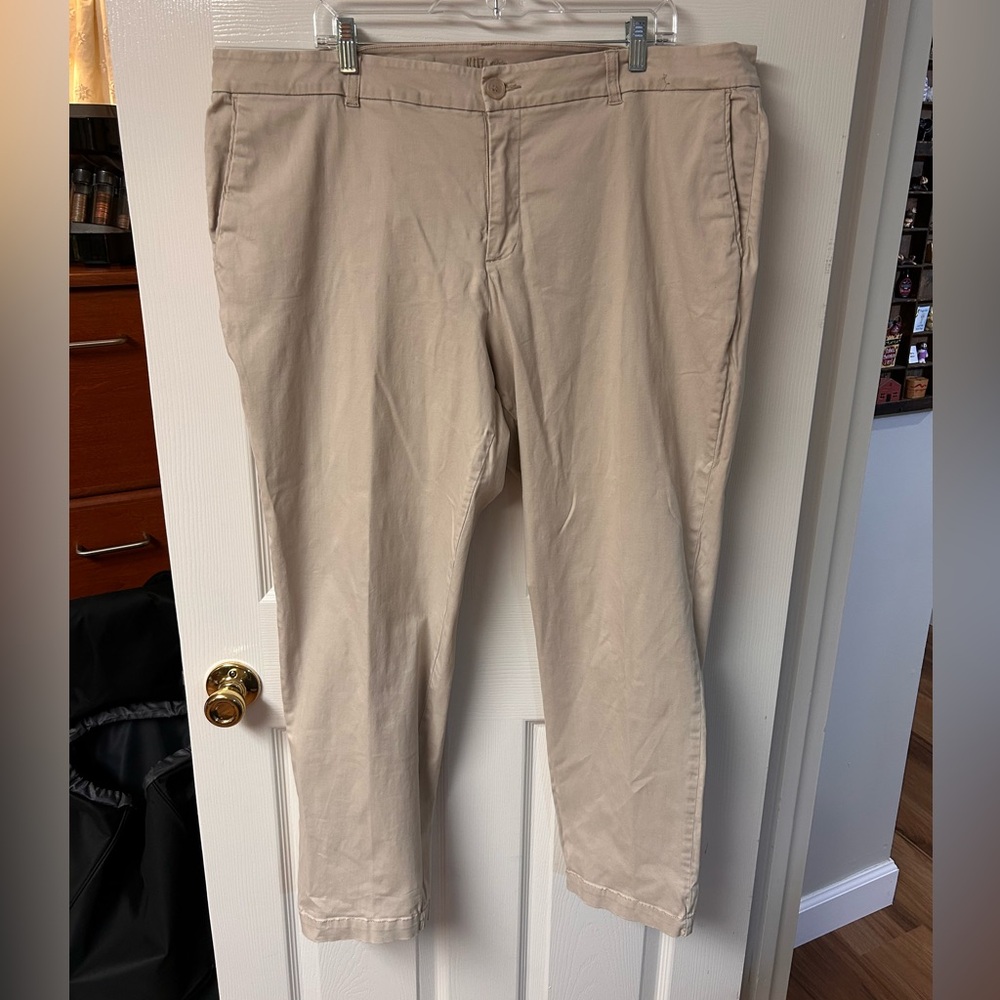 Kut from the Kloth Women’s Khaki Chinos